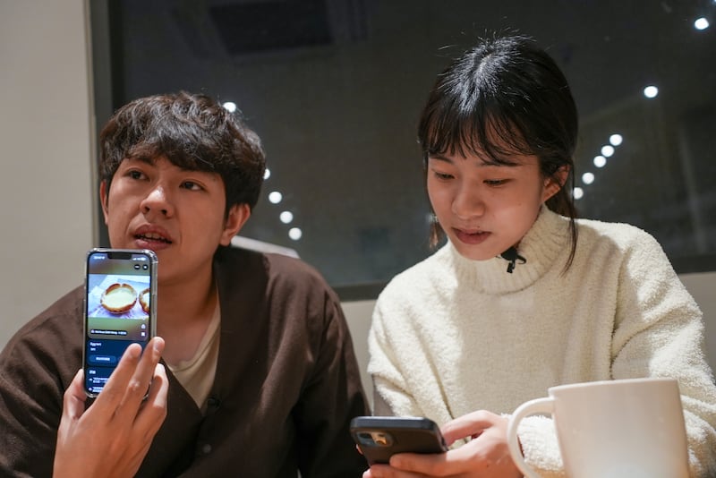 台灣人育誠與女友訪港後，直言感到失望。（程皓楠攝）